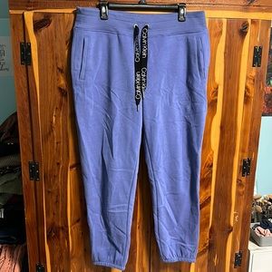 Calvin Klein Women's Comfortably Soft Fleece Jogger